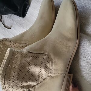 Franco Sarto Booties, 10M, leather